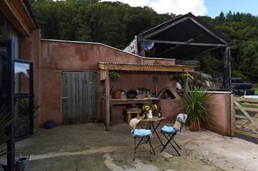 Swallow's Nest nestles at the heart of the farmstead which is home to rare breed cattle, sheep and goats, incredible wildlife and a free-spirited ethic that is infectious.