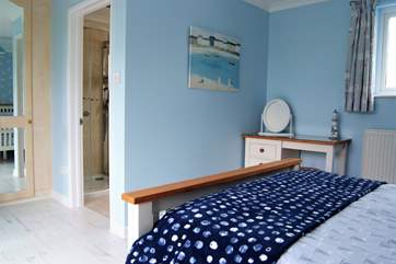 The en suite bedroom.