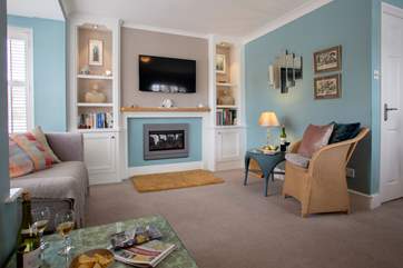Relax in the first floor living-room after a day out exploring the city.