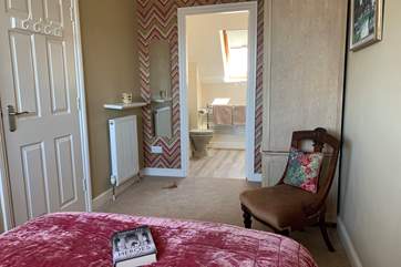 The second en suite bathroom.