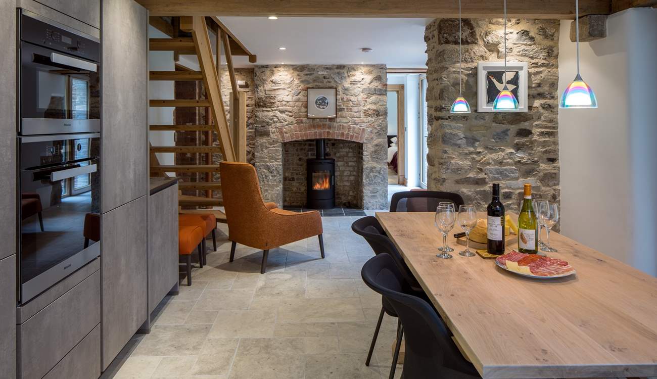 The open plan feel to the kitchen and dining area is fabulous. 