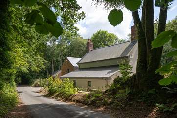 Owlacombe Bridge Cottage from the road.