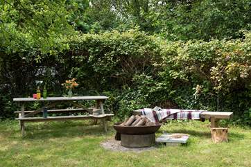 Here's the fire-pit area - perfect for toasting marshmallows of an evening.
