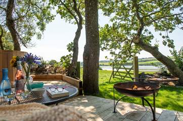Cook up a scrummy supper on the fire-pit barbecue.