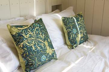 And lovely linens and cushions.