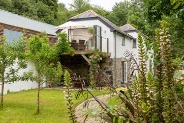Gorgeous Bluebell Barn, this shot was taken from the garden looking towards the back of the property.