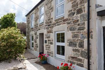 Welcome to Parc Place, a gorgeous detached cottage located in the heart of Gwithian.