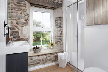 The contemporary shower-room is located on the first floor.