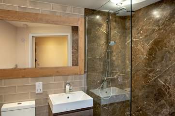 The en suite shower-room.