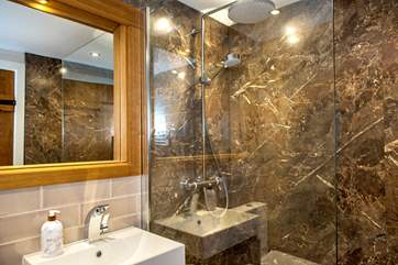 The en suite shower-room.