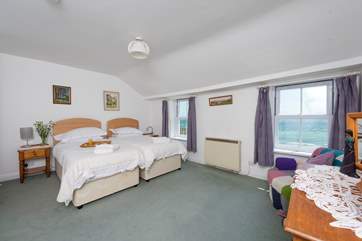 The first floor bedroom, you can see the sea!