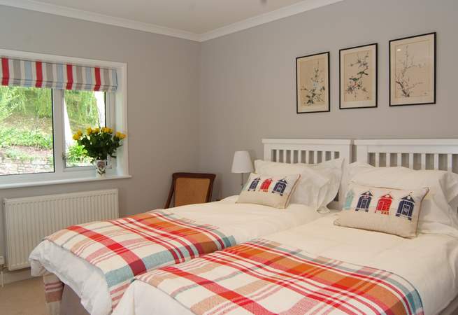 This bedroom has the option for twin beds or a  'zip and link' super-king double bed. 