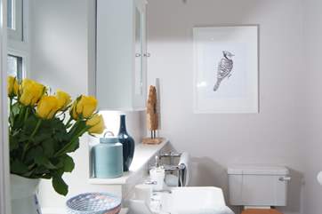 Another view of the en suite shower-room.