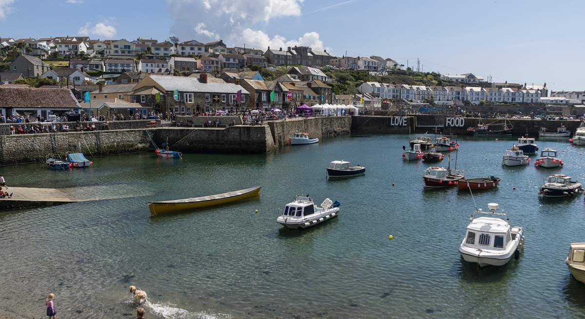 Enjoy a day or evening out in Porthleven. Watch the boats 'bobbing' about in the harbour, and then enjoy a lunch or dinner in one of the harbour restaurants. 