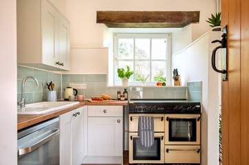 The pretty country-style kitchen.