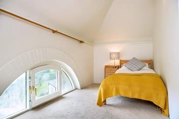 The halfmoon window (please note safety locks and window restrictors are in place).
