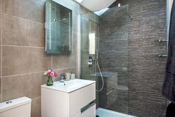 There's a modern shower-room too.