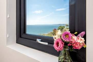 And enjoying the view from its side window.
