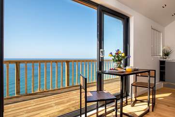 Throw open the patio doors and let the sea air in.