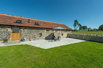 The Piggery is exceptionally spacious and has lovely open outside space that soaks up the sunshine.