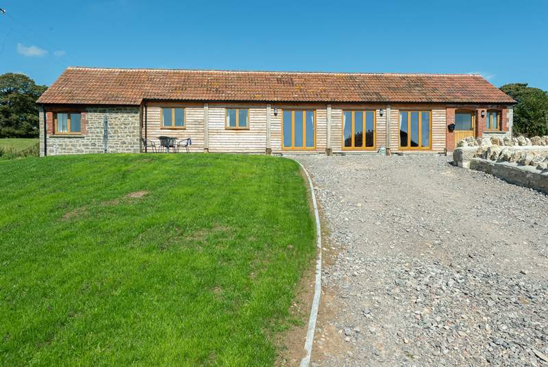 The Cowstall is an extremely spacious and high quality barn conversion with an elevated position looking down over the original farmstead and over the fields beyond.