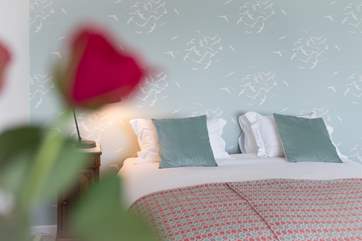 ...along with a 'zip and link' (super-king or twin) bedroom...