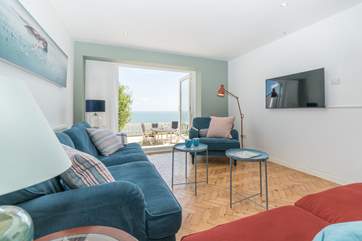 You will find a Scandinavian feel here with wooden floor and stylish furniture.