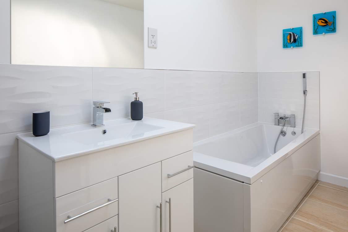 Enjoy a spot of 'me' time in this lovely bath.