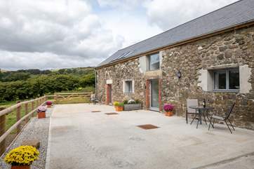 Walk through the gate and make your way into the pretty Dairy Cottage, which is the nearest one to us. Prepare to fall in love with this super cottage.