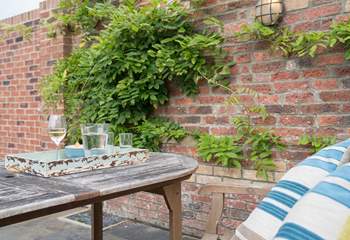 Dine al fresco for lunch or supper.