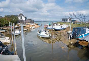 A perfect spot for crabbing, with a lovely coastal walk nearby.