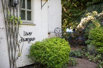 Welcome to Lower Towsington Cottage. Enjoying your morning coffee and a paper is easily done is this secluded and quiet spot.