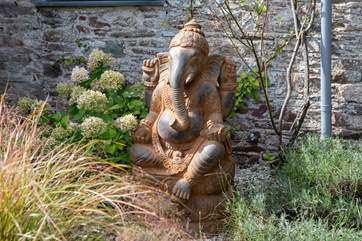 Wood Farm is to be enjoyed from every angle with stunning pieces such as this carefully dotted around.