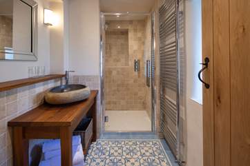 The en suite to bedroom 1.