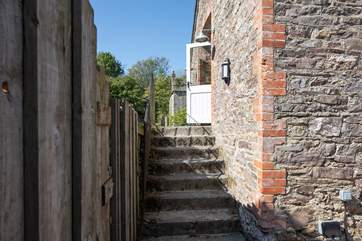 You can also access the house via the side gate and kitchen door if you wish.
