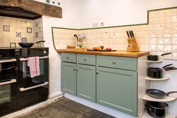 Kiddlewinks has a country style kitchen and a range-style cooker.