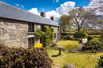 Charming Mount Wise Farmhouse is over 400 years old.
