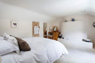 The gorgeous main bedroom.