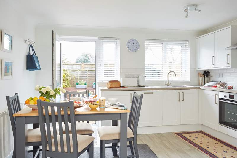 Enjoy some quality time together over breakfast in this Classic Cottage.