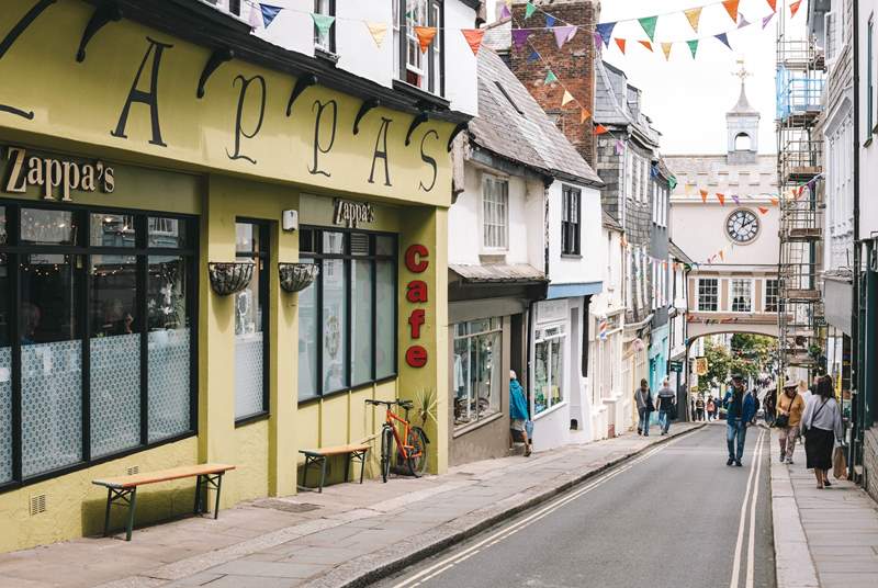 The quirky town of Totnes, full of eclectic independents is just a short distance away. 