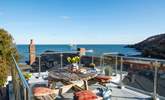 An enviable position in this innovative roof terrace. - Thumbnail Image