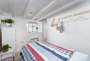 Another view of the single room.