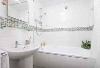 The family bathroom on the second floor - perfect for rinsing sandy toes.