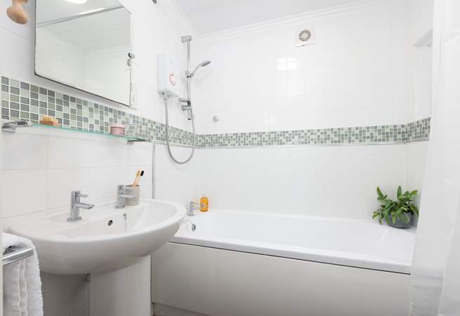 The family bathroom on the second floor - perfect for rinsing sandy toes.
