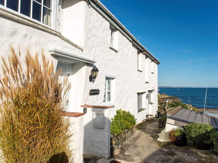 Bank Cottage, Sleeps 5 in Coverack