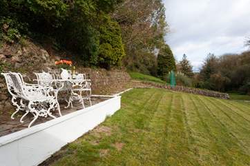 The garden is huge, perfect for a family game of rounders!