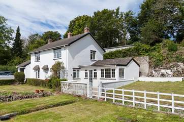 Welcome to Homeleigh - a picture perfect cottage near the village of St Agnes.