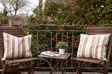 The terrace is the perfect place for an al fresco catch up after a busy day exploring Cornwall.