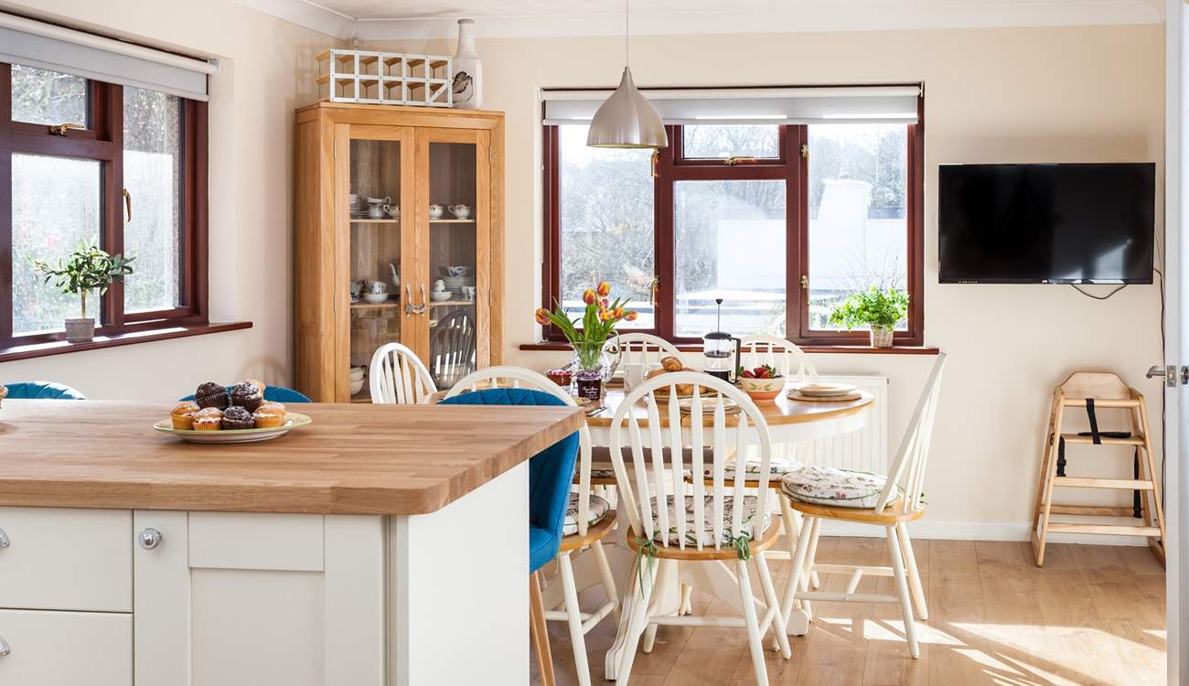 There is a TV too if you fancy catching up on the days events whilst prepping supper. 