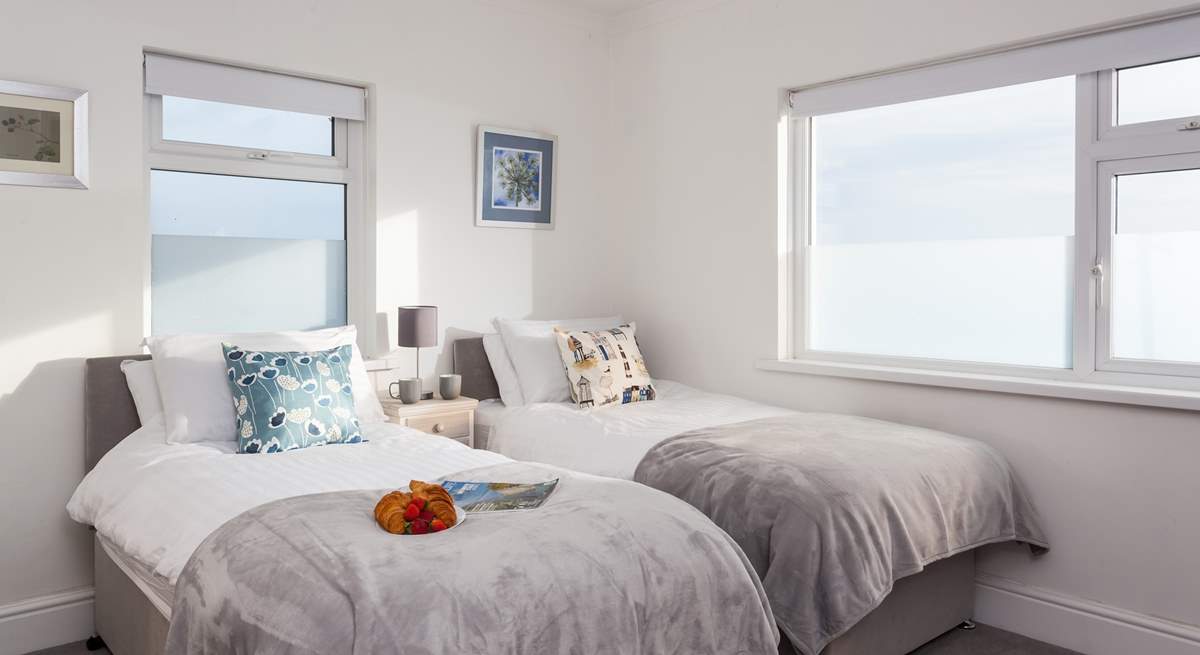 The twin bedroom also has fabulous views over towards Lizard Point (Bedroom 1). 